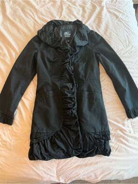 blanc noir Black Ruffle-Front Trench Coat